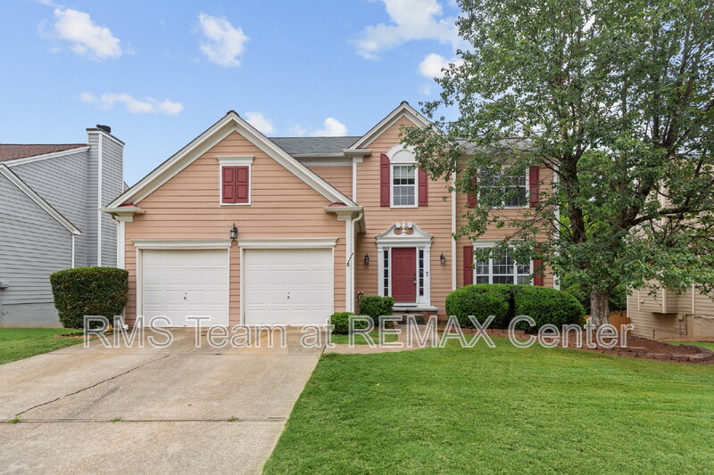 Duluth House: 2315 Hiawassee Dr