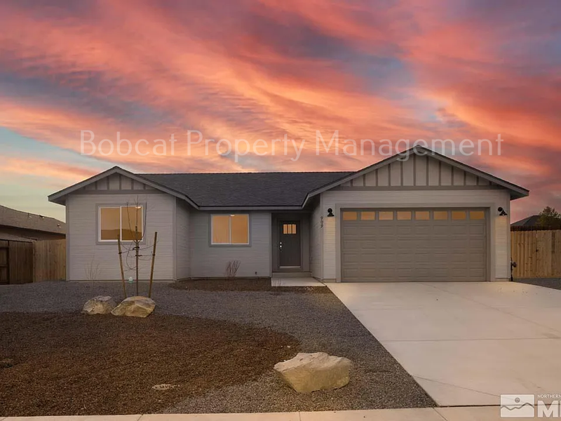 Dayton House: 909 Saltbrush Rd