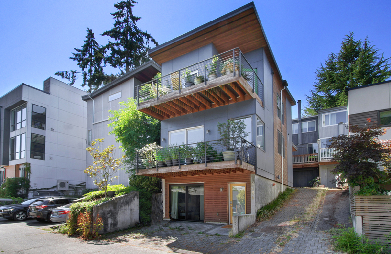 Seattle House: 216 26th Ave E
