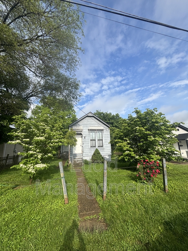 Louisville House: 3324 Vetter Avenue