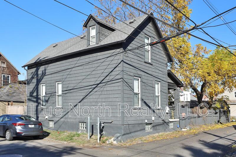 Columbus House: 476 Zimpfer St