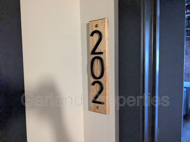 Pulaski Condo: 34 1st St NE