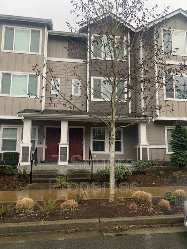 Everett House: 3406 31st Dr