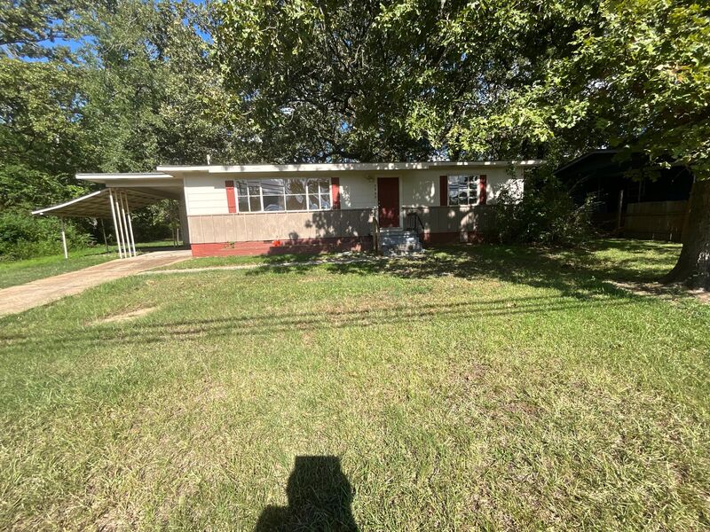 Jackson House: 2862 Oak Forest Drive