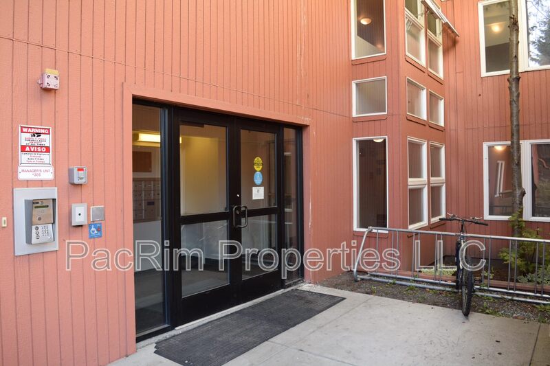 Anchorage House: 315 Barrow Street #205