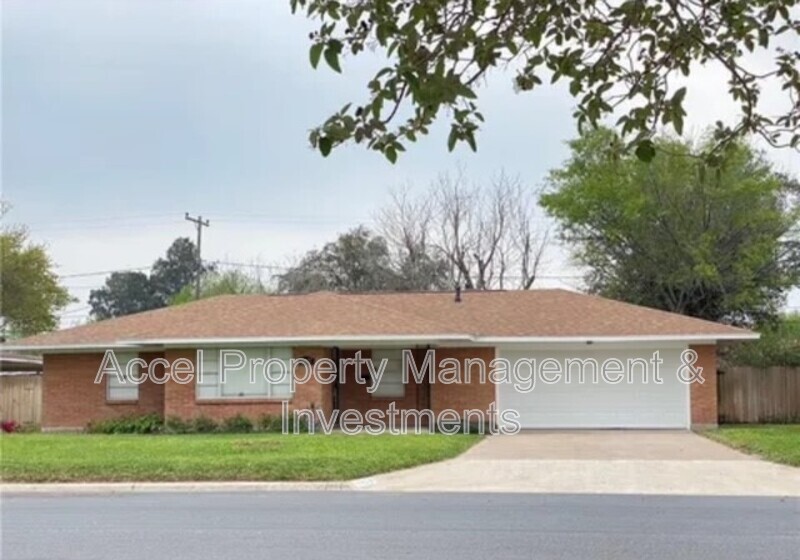 McAllen House: 1927 Daffodil Ave.
