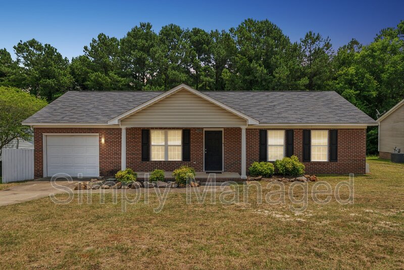 Fayetteville House: 2033 Ashton Road