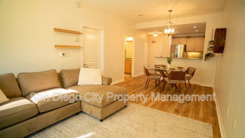 San Diego Condo: 300 W. Beech St.