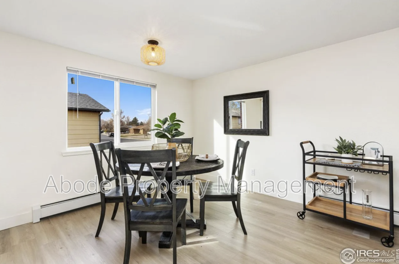 Loveland House: 138 Glenda Drive