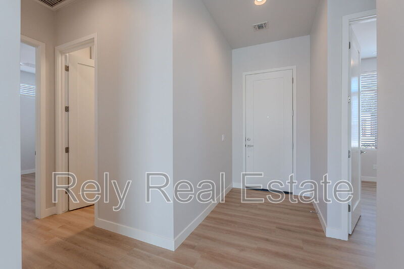Cave Creek Condo: 6041 East Valley Way BLDG 5