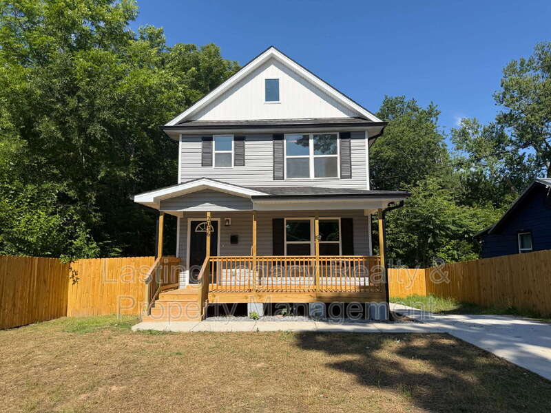 Winston-Salem House: 2036 Harrison Ave