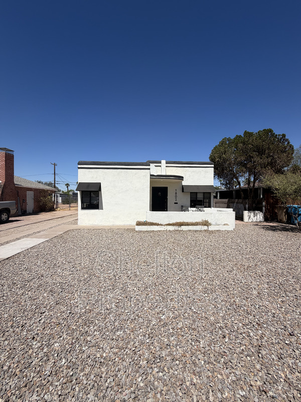 Phoenix House: 1802 N Laurel Ave