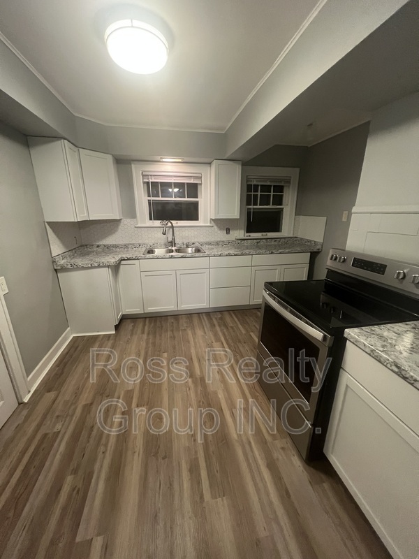 Toledo Condo: 2006 Wyndhurst Rd