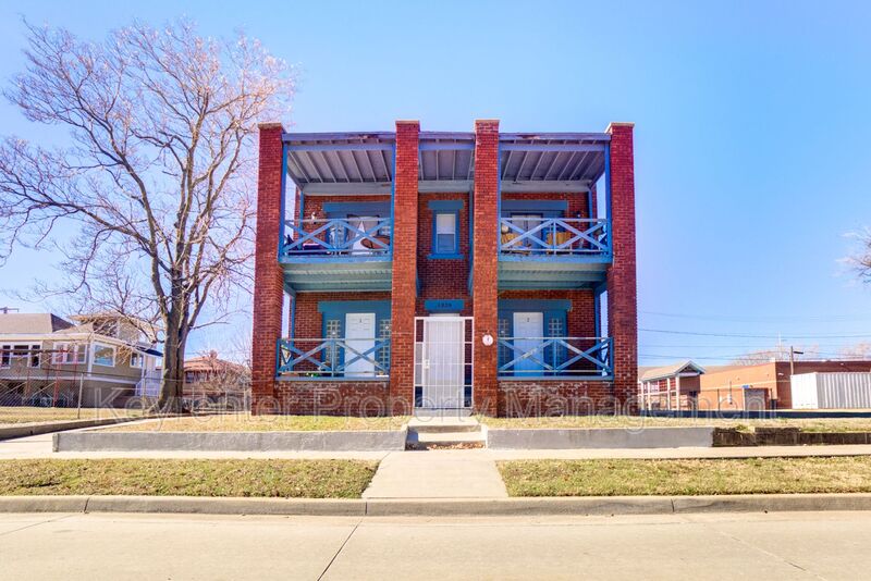 Request a Viewing for 1326 South Carthage Avenue Unit 2, Unit 2