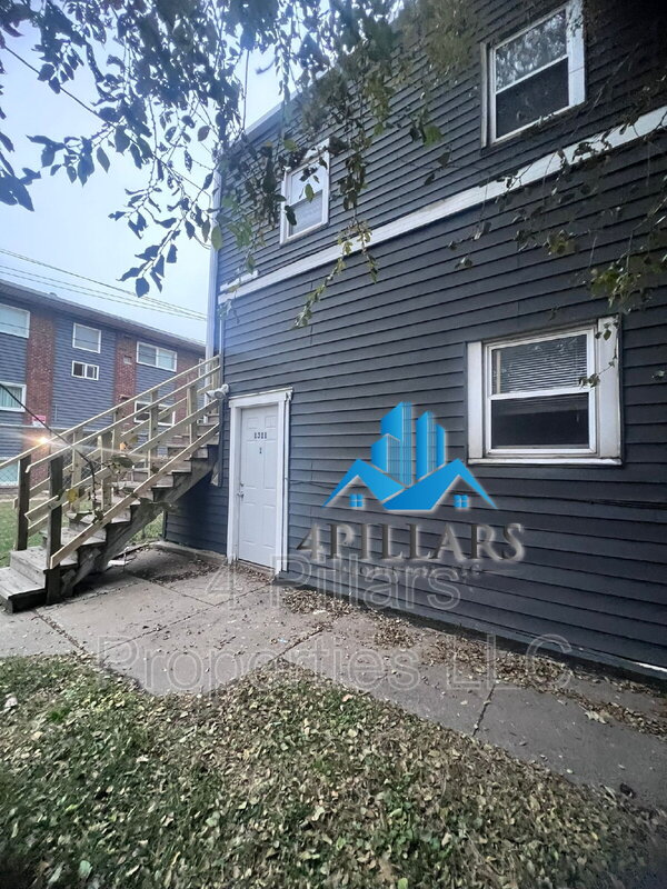 East Chicago Condo: 1311 E Columbus Dr