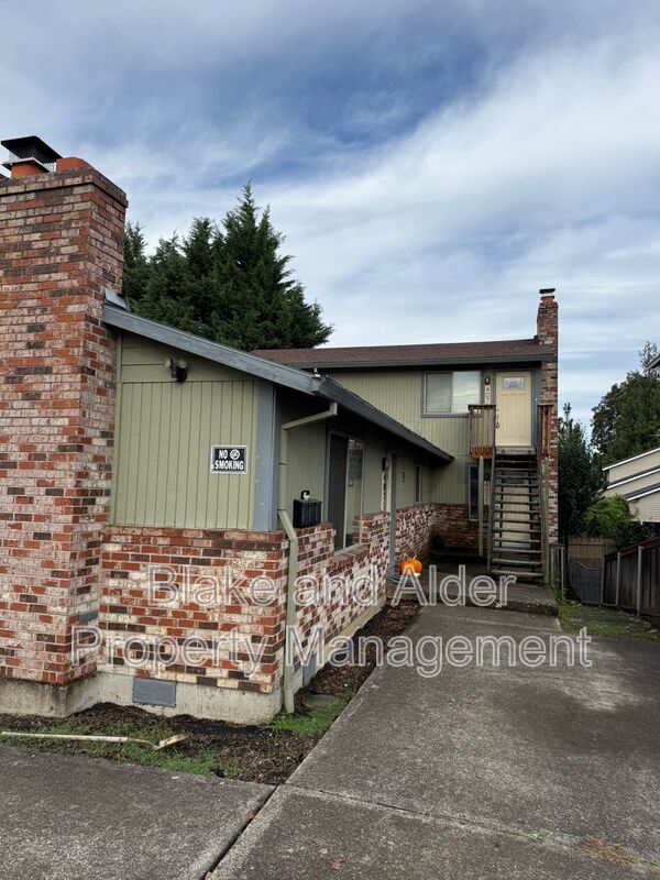 Portland Condo: 4075 SE Holgate Blvd