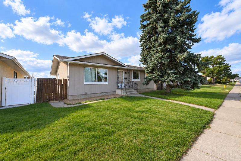 Edmonton Condo: 14212 114 Street Northwest