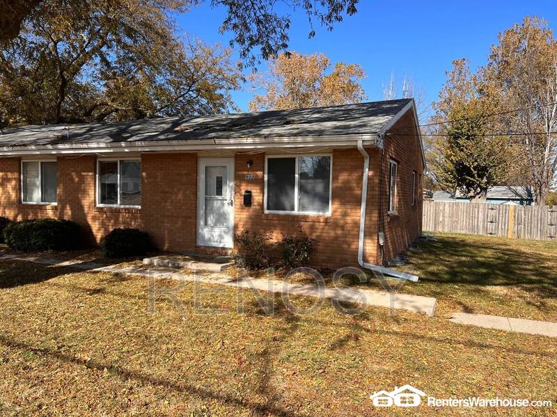 Ankeny Condo: 802 SW 3rd St