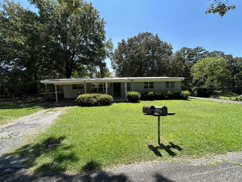 Gardendale House: 405 Minor Rd