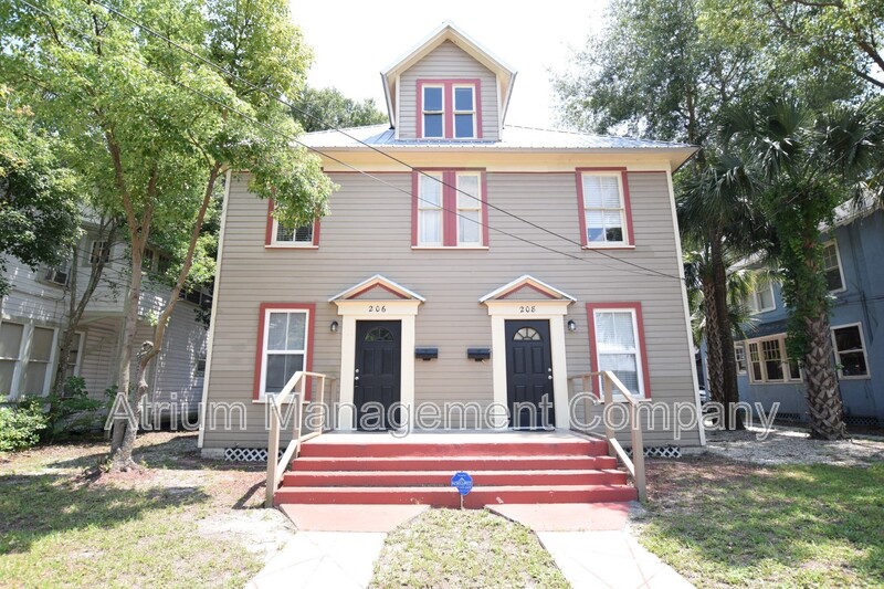 Deland Condo: 206 W. Wisconsin Avenue