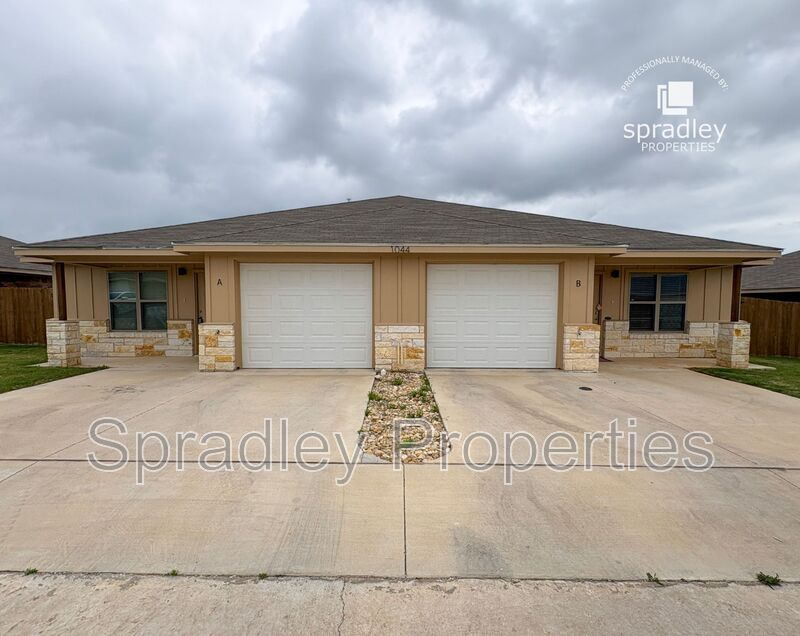 Belton Condo: 1031A Edwards Dr