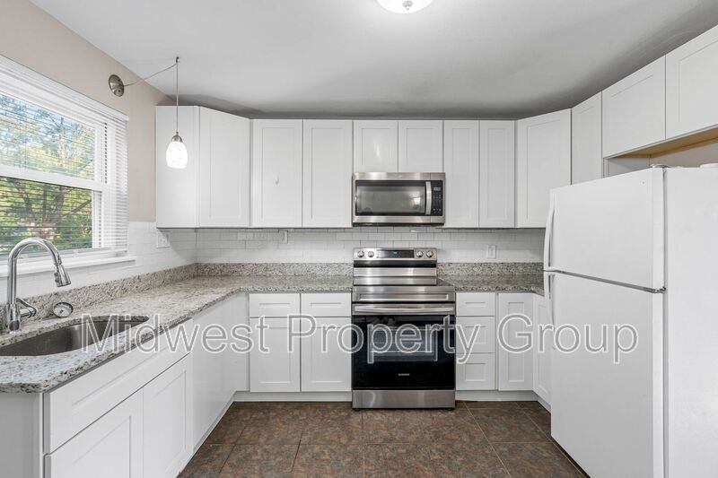 Hazelwood House: 615 Lynn Haven Lane