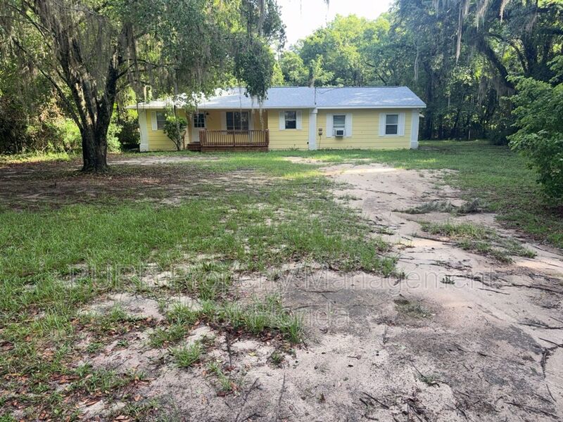 Ocala House: 595 NW 100th St