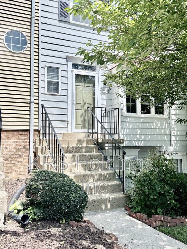 Dumfries Townhome: 4232 Stockbridge Dr