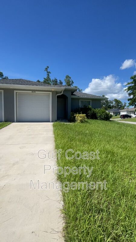 Port Charlotte House: 17174 Belmont Ave