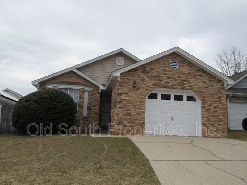 Pensacola House: 2025 Cambridge Circle