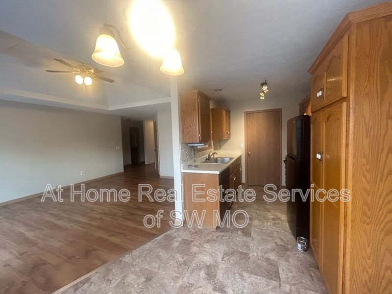 Nixa Condo: 1260 Vintage Lane