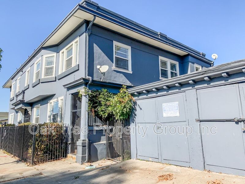 Oakland House: 624 31st Street