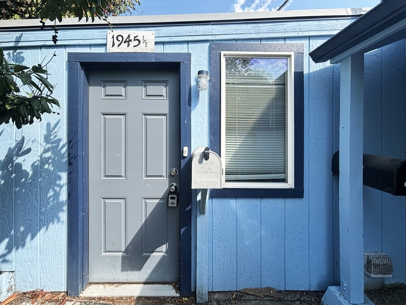 Eugene Condo: 1945 1/2 Lawrence Street