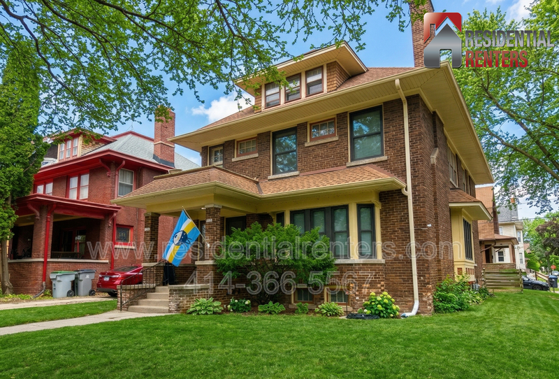 Milwaukee Condo: 3002 N Frederick Avenue
