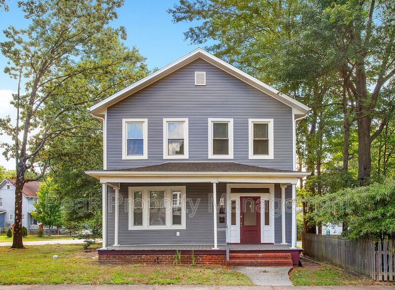 Richmond House: 2 Dundee Ave