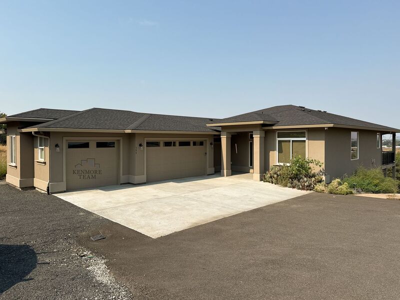 Richland House: 396 Columbia Park Trail