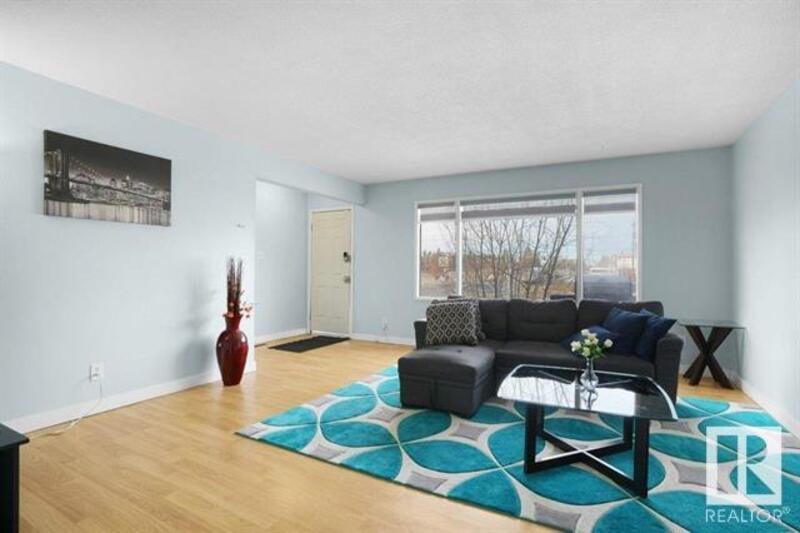 Edmonton House: 16227 100A Avenue Northwest