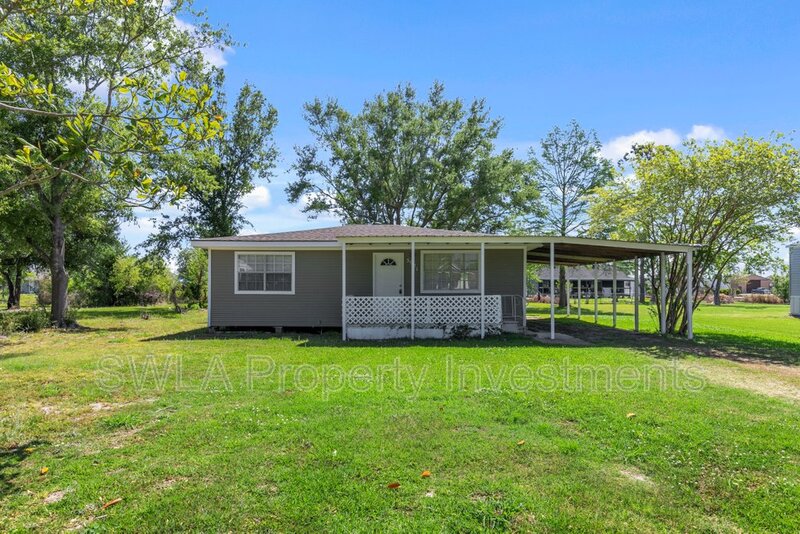 Lake Charles House: 5921 Bennie Ln