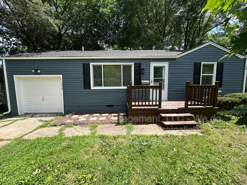 Shawnee House: 11636 W 68th Ter