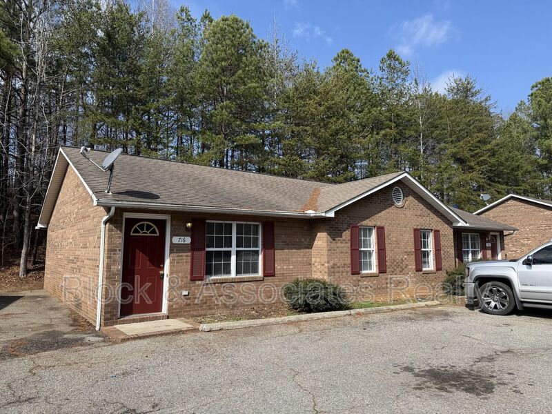 Asheboro Condo: 716 Breeze Hill Rd