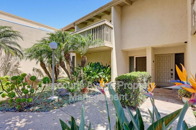 Solana Beach Condo: 453 S Sierra