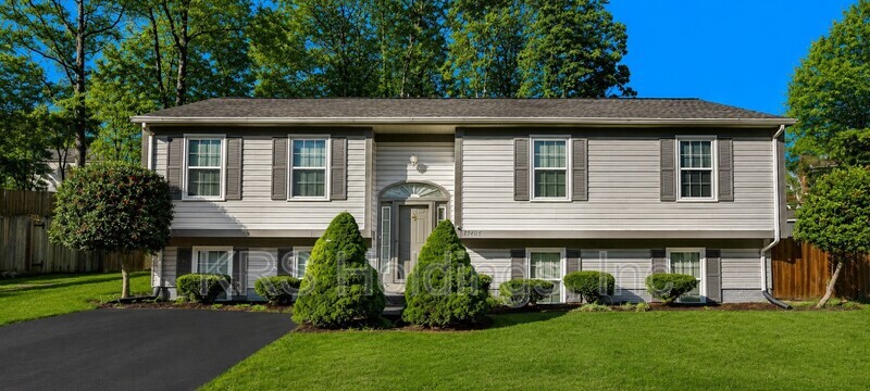 Woodbridge House: 14406 Surrydale