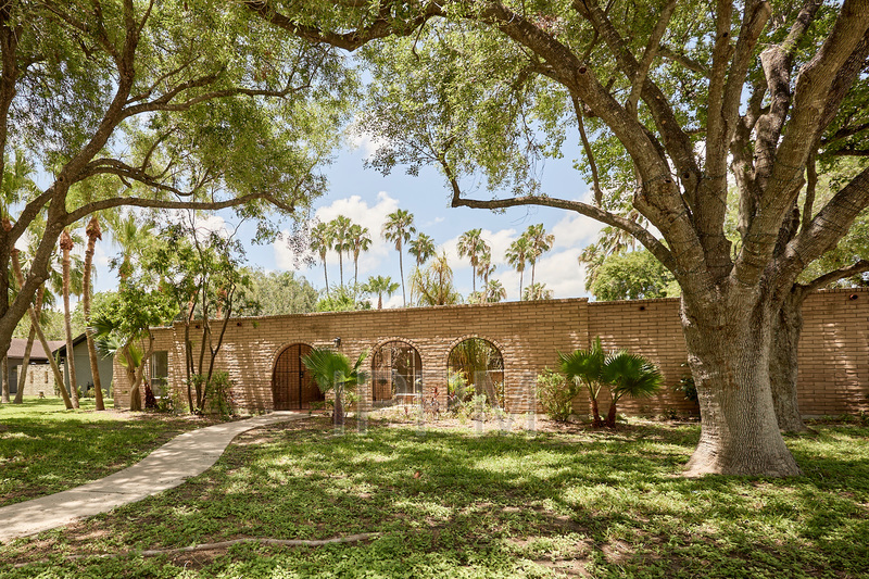 Harlingen House: 5108 Manana Cir