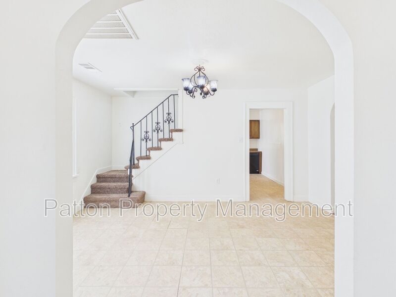 Amarillo House: 701 Sunset Terrace
