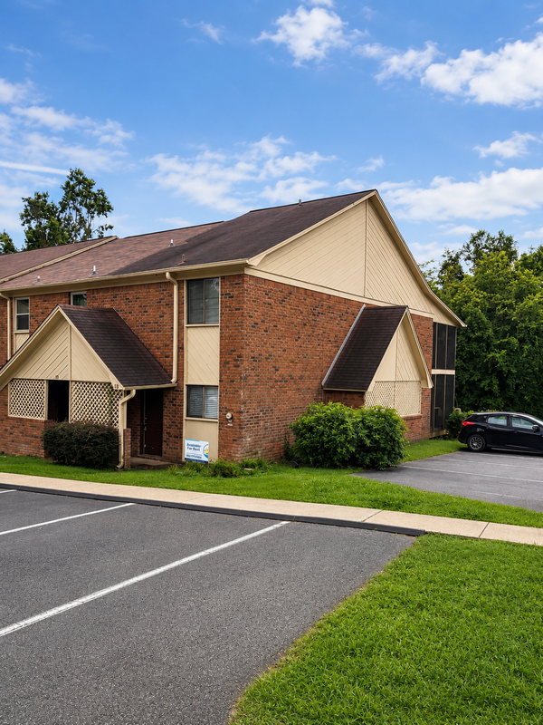 Tallahassee Townhome: 3207 Shamrock Street East