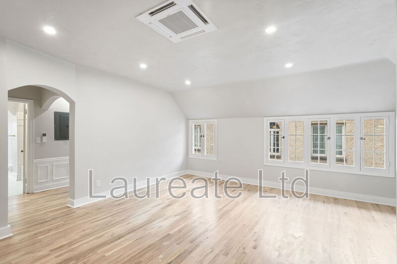 Denver Condo: 1058 Pearl St