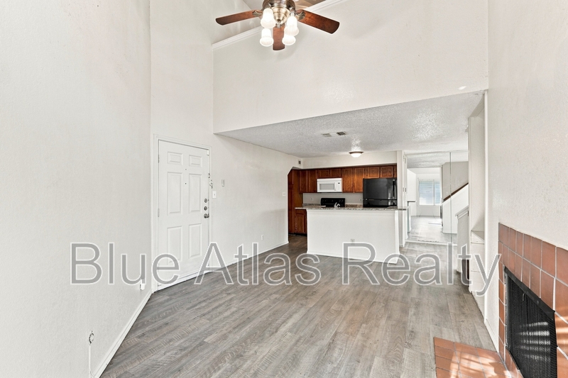 Dallas Condo: 9803 Walnut St