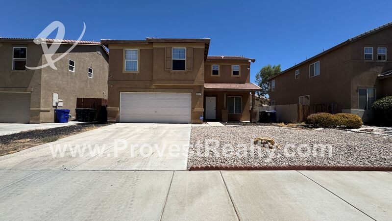 Victorville House: 15117 Stable Ln