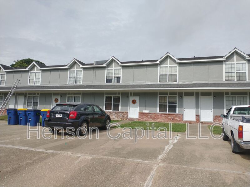 Cabot Townhome: 1208 S 1st St