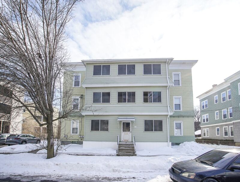 Chicopee Condo: 19 Ellen Ave